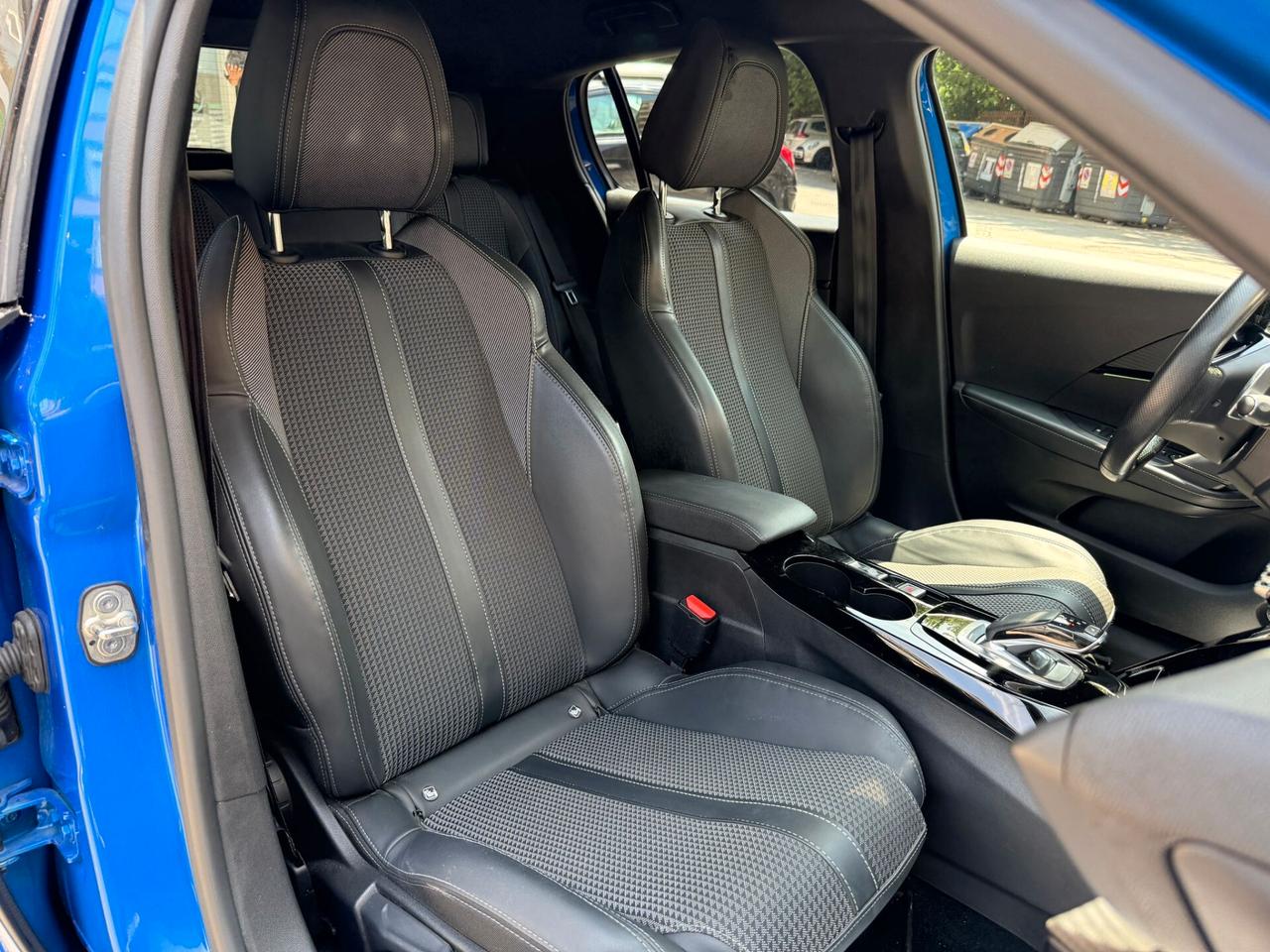 Peugeot 208 GT LINE CAMBIO AUTOMATICO 30.000KM