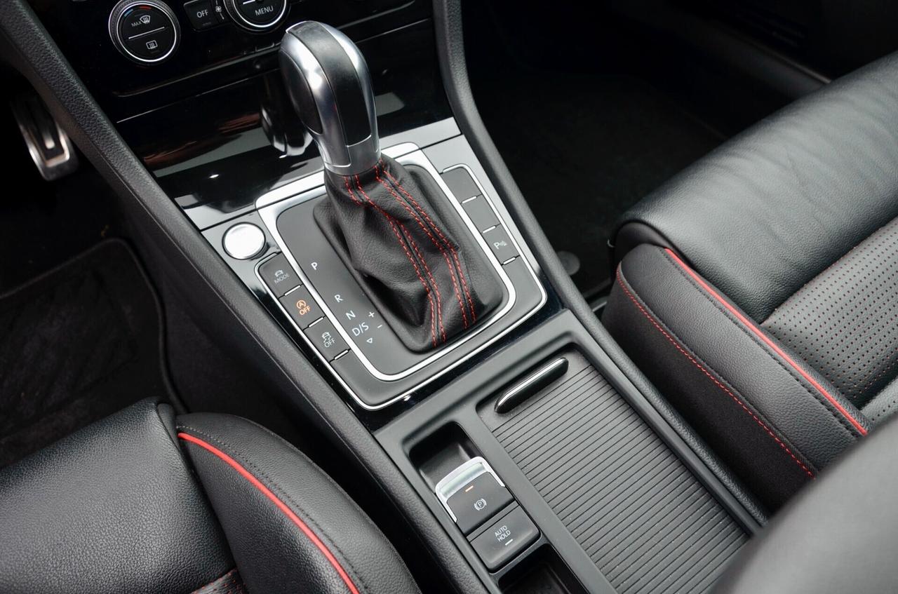 VOLKSWAGEN GOLF 7.5 GTI PERFORMANCE 2.0 TSI 245cv DSG, SERVICE CON FATTURE, TETTO, DCC, FULL PELLE, FARI FULL LED, 19", PERMUTE