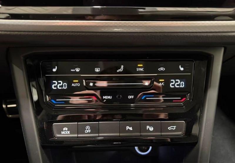 Volkswagen Touran 2.0 TDI SCR DSG R-LINE IQ LED MATRIX NAVI CAMERA COCKPIT