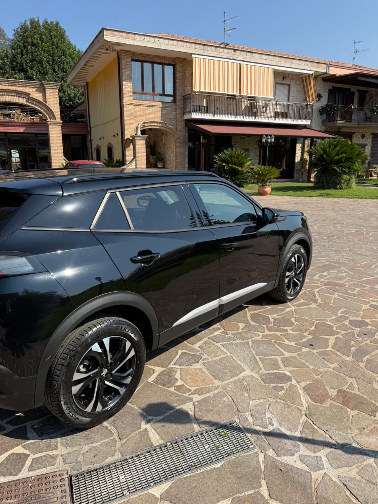 Peugeot 2008 1.5 diesel EAT8 Allure 2022 uni proprietario