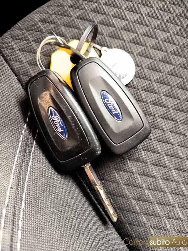 FORD C-Max 1.5 TDCi 120CV Powershift Start&Stop Titanium