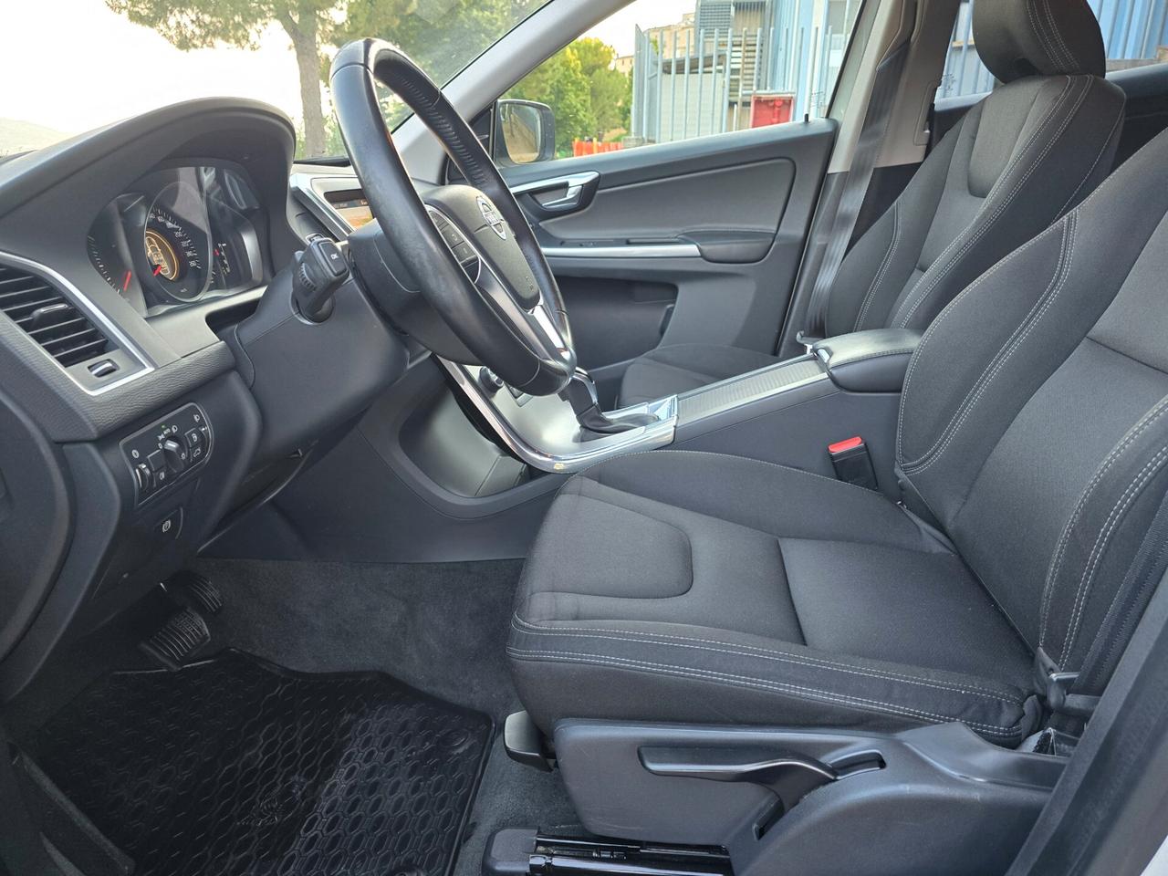 Volvo XC 60 XC60 D5 AWD Kinetic