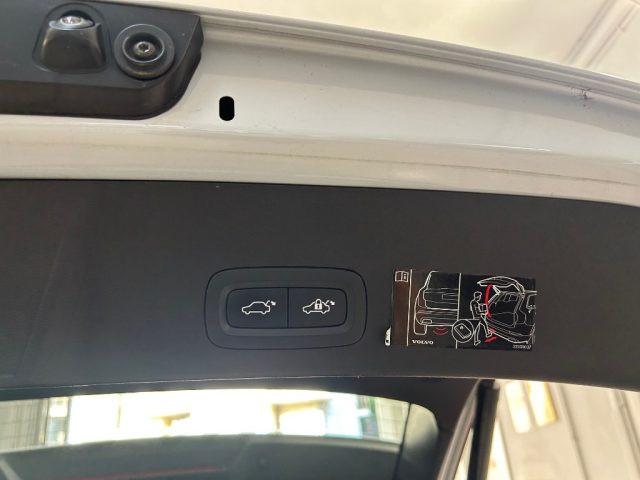 VOLVO XC40 T5 Recharge Plug-in Hybrid Inscription Expression