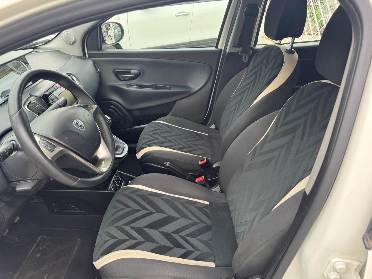 Lancia Ypsilon 1.2 GPL ECOCHIC 12/2016