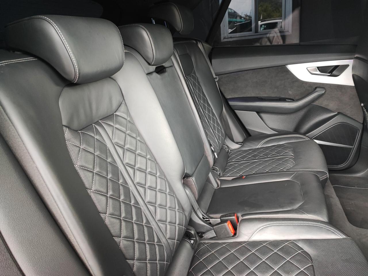 Audi Q8 55 TFSI quattro tiptronic Sline Plus