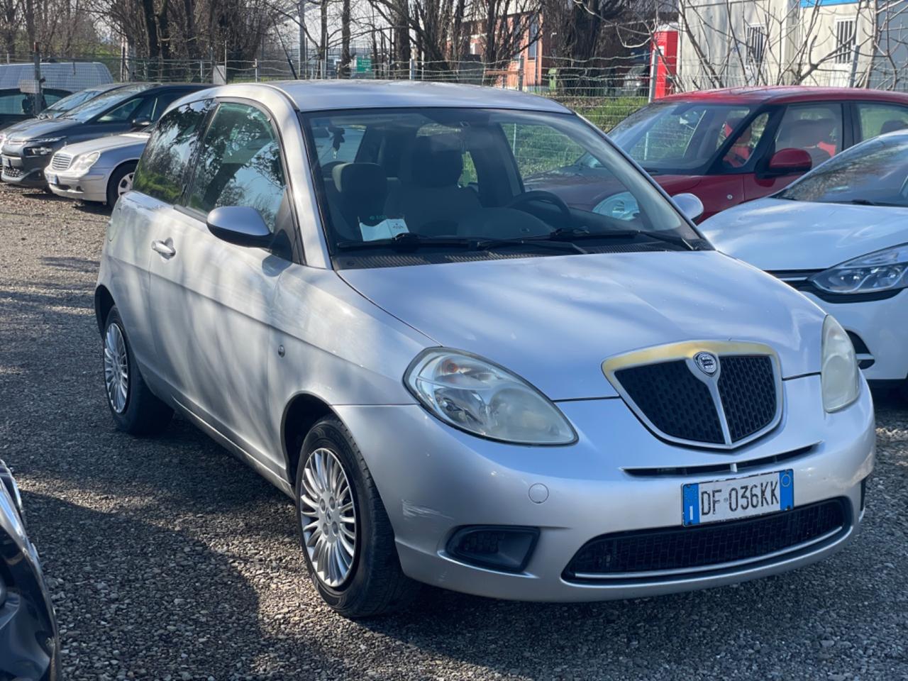 Lancia Ypsilon 1.2 16V Argento