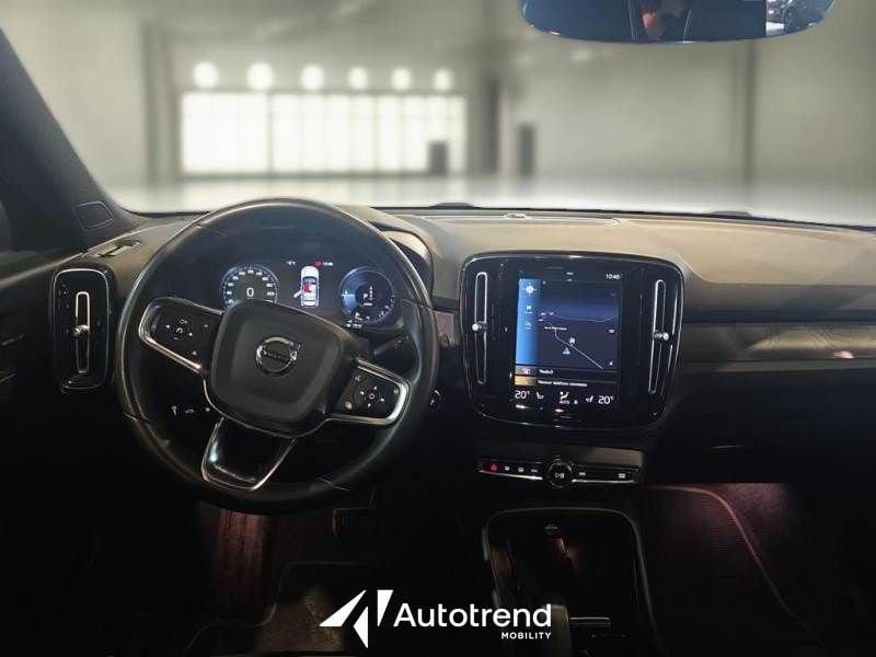Volvo XC40 Recharge T4 129+82 CV Plug-In Hybrid Automatica Recharge Ultimate Dark N1 Autocarro
