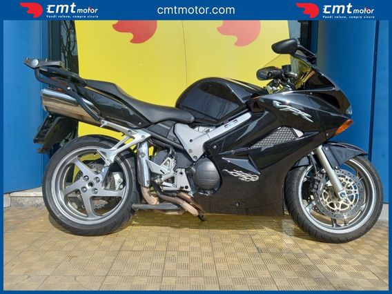 Honda VFR 800 - 2005