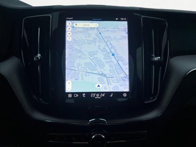 VOLVO XC60 B4 (d) AWD Geartronic R-design