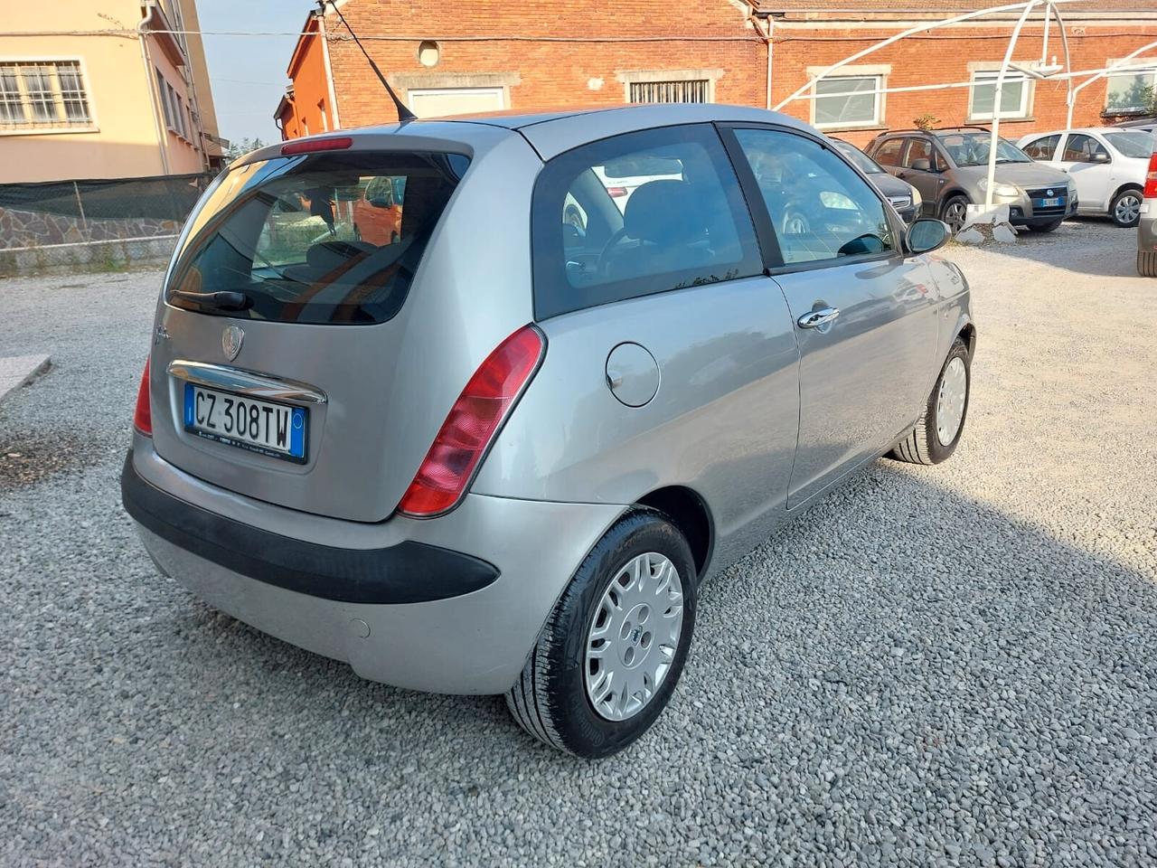 Lancia Ypsilon 1.2 16V UNICO PROPRIETARIO OK NEOPATENTATI