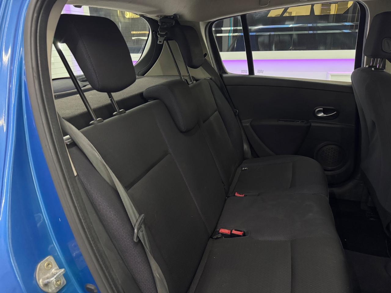 Renault Clio 1.2 16V Luxe-Full Optional