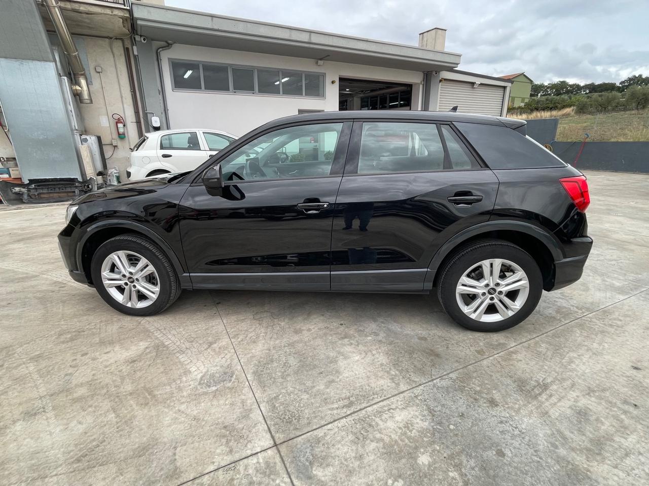 Audi Q2 35 TDI S tronic Business Advanced