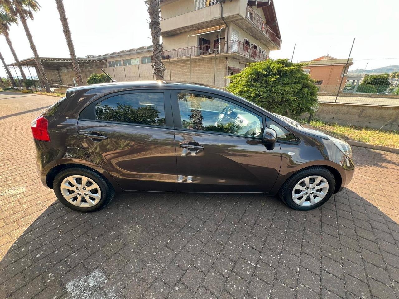 Kia Rio 1.4 CRDi WGT 5p. EX