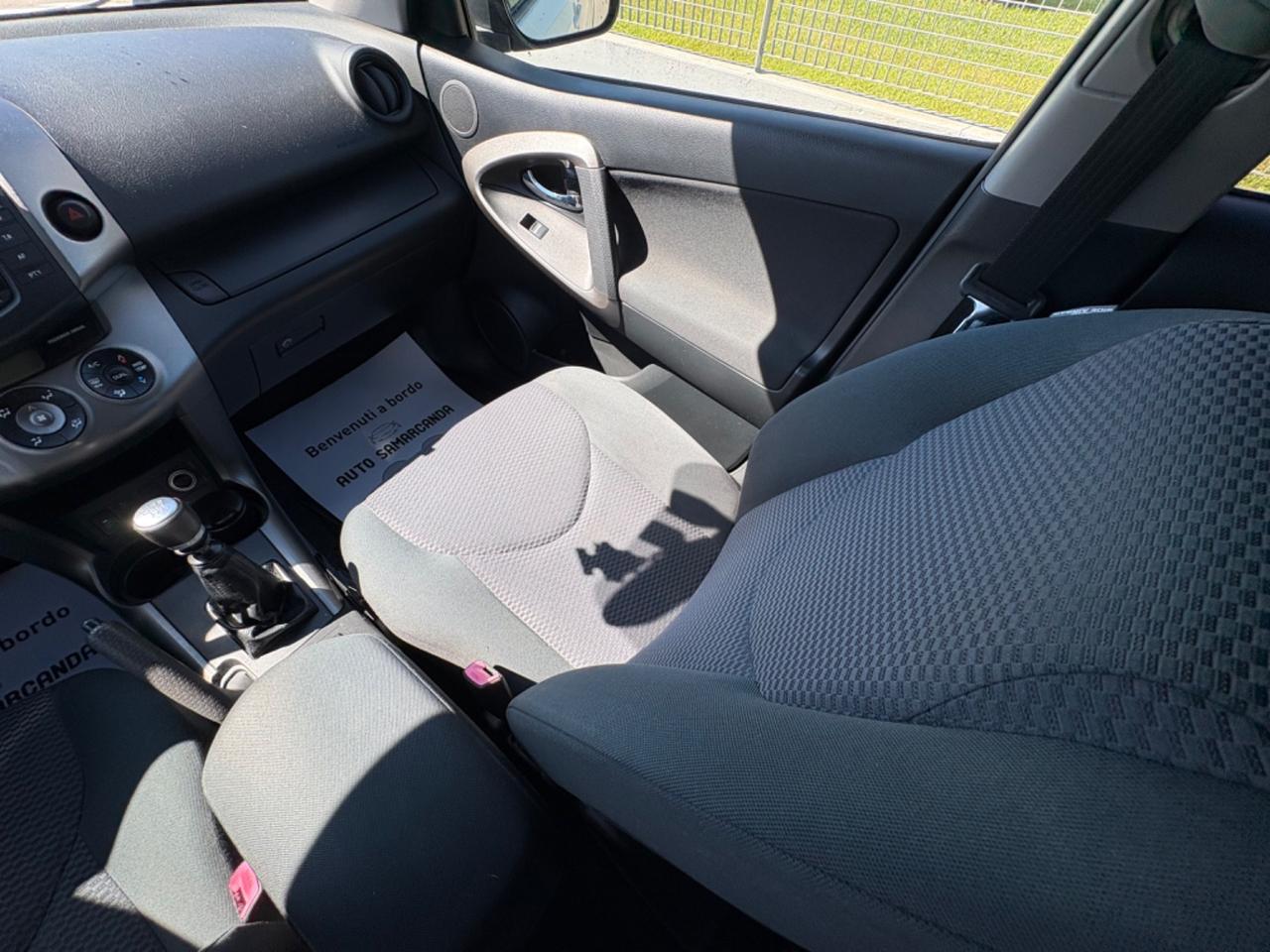 Toyota RAV 4 RAV4 2.2 D-4D 150 CV Lounge