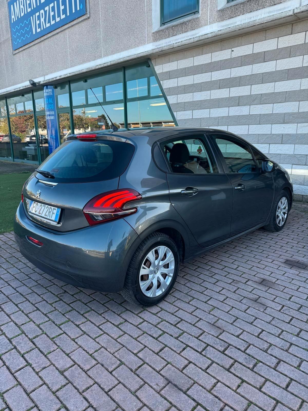 Peugeot 208 PureTech 82 5 porte Allure