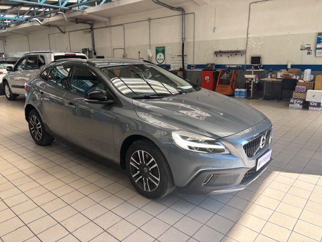 VOLVO V40 Cross Country D2 Style Plus