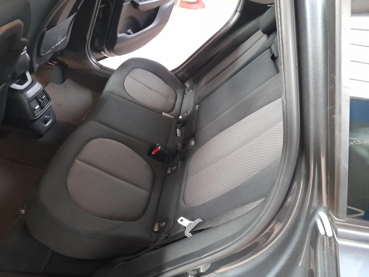 Bmw 2er Active Tourer 218d Advantage