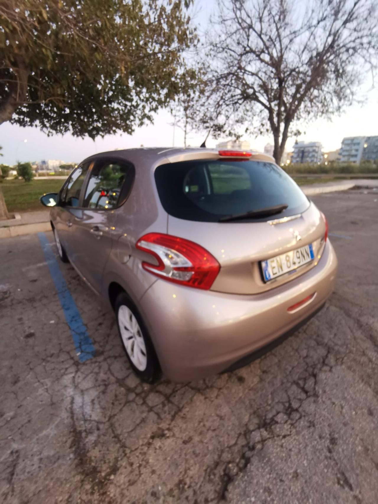 Peugeot 208 1.6 e-HDi 92CV 5P. Allure SUPERPREZZO