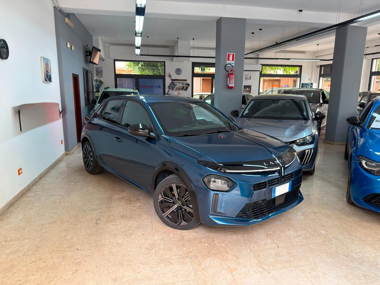 Lancia Ypsilon Hybrid 110CV e-DCT Edizione Cassina