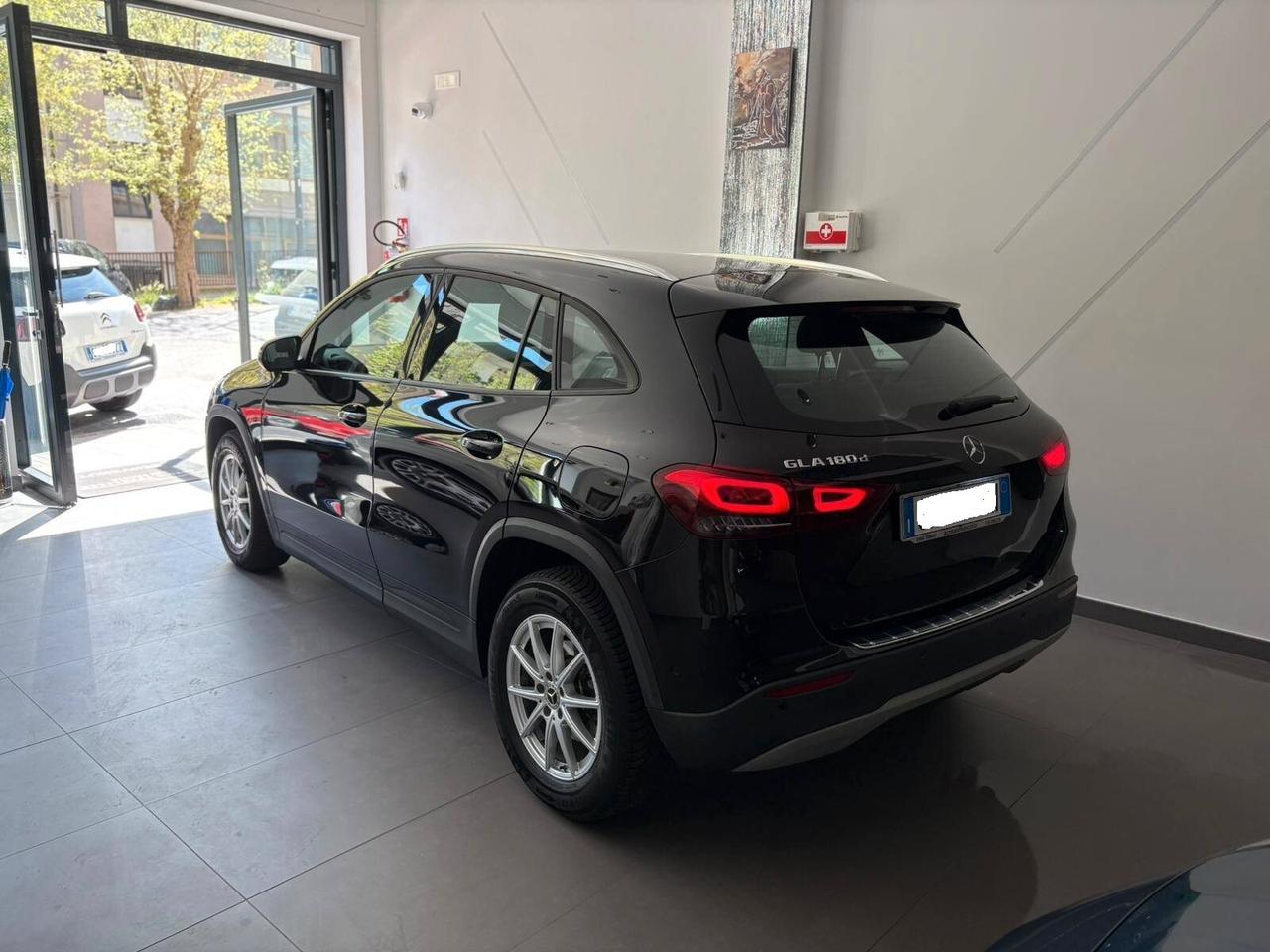 Mercedes-benz GLA 2.0 Sport 115cv -12/2022