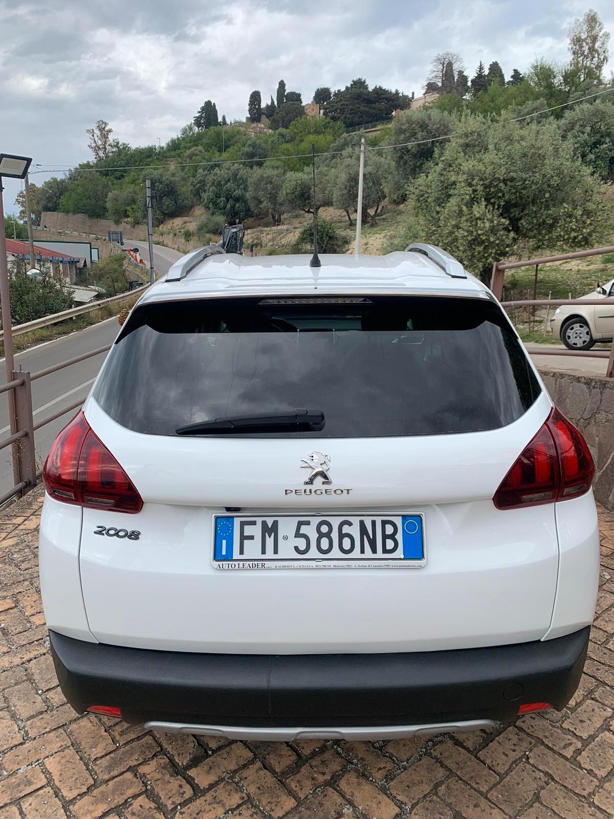 Peugeot 2008 BlueHDi 120 S&S Allure