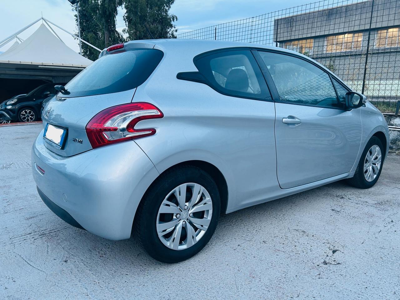 Peugeot 208 1.2 VTi 82 CV 3 porte Allure