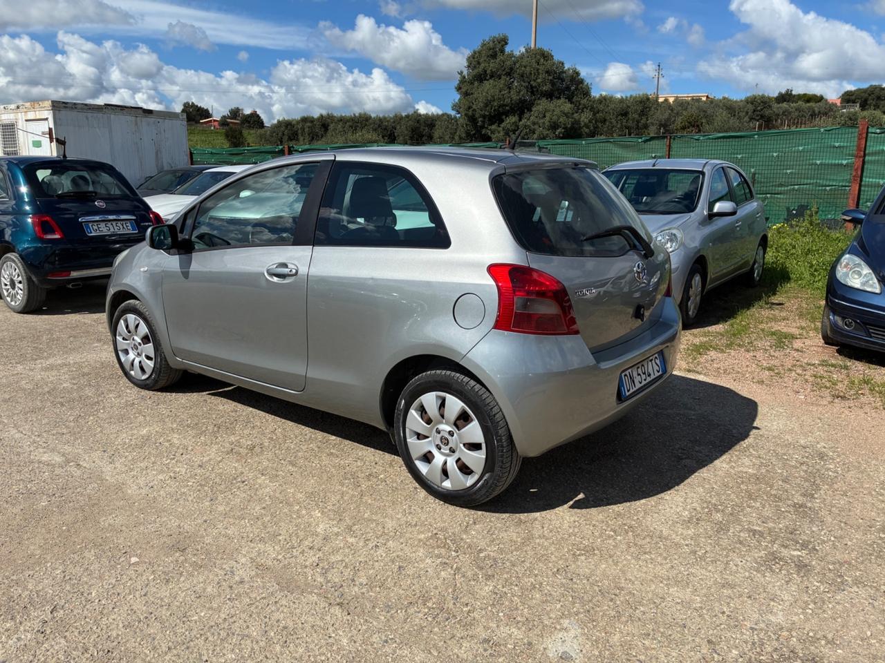 Toyota Yaris 1.0 3 porte Sol