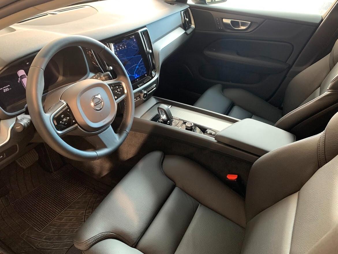 Volvo V60 B4 (d) automatico Plus Dark