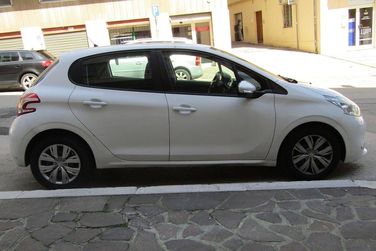 PEUGEOT 208 1° serie 1.4 HDi 68 CV 5 porte Active