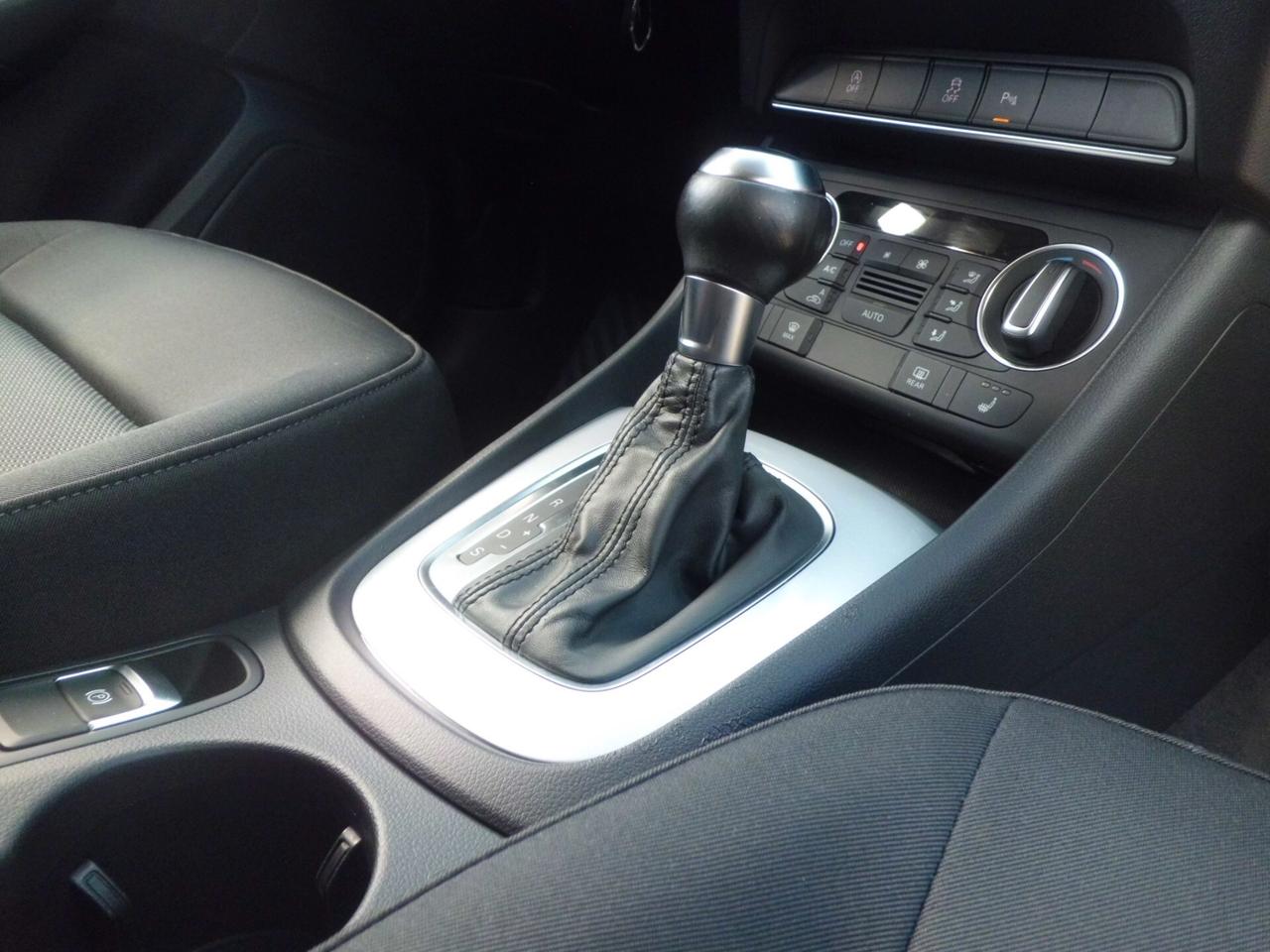 Audi Q3 2.0 TDI 120 CV S-LINE- STRONIC