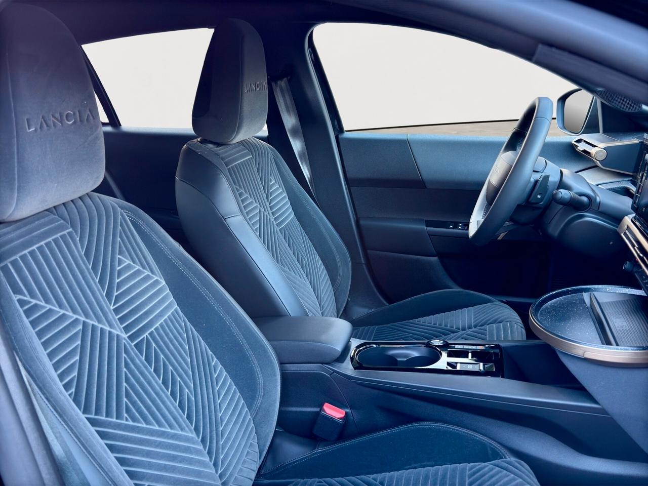 Lancia Ypsilon Hybrid e-DCT LX - 2025