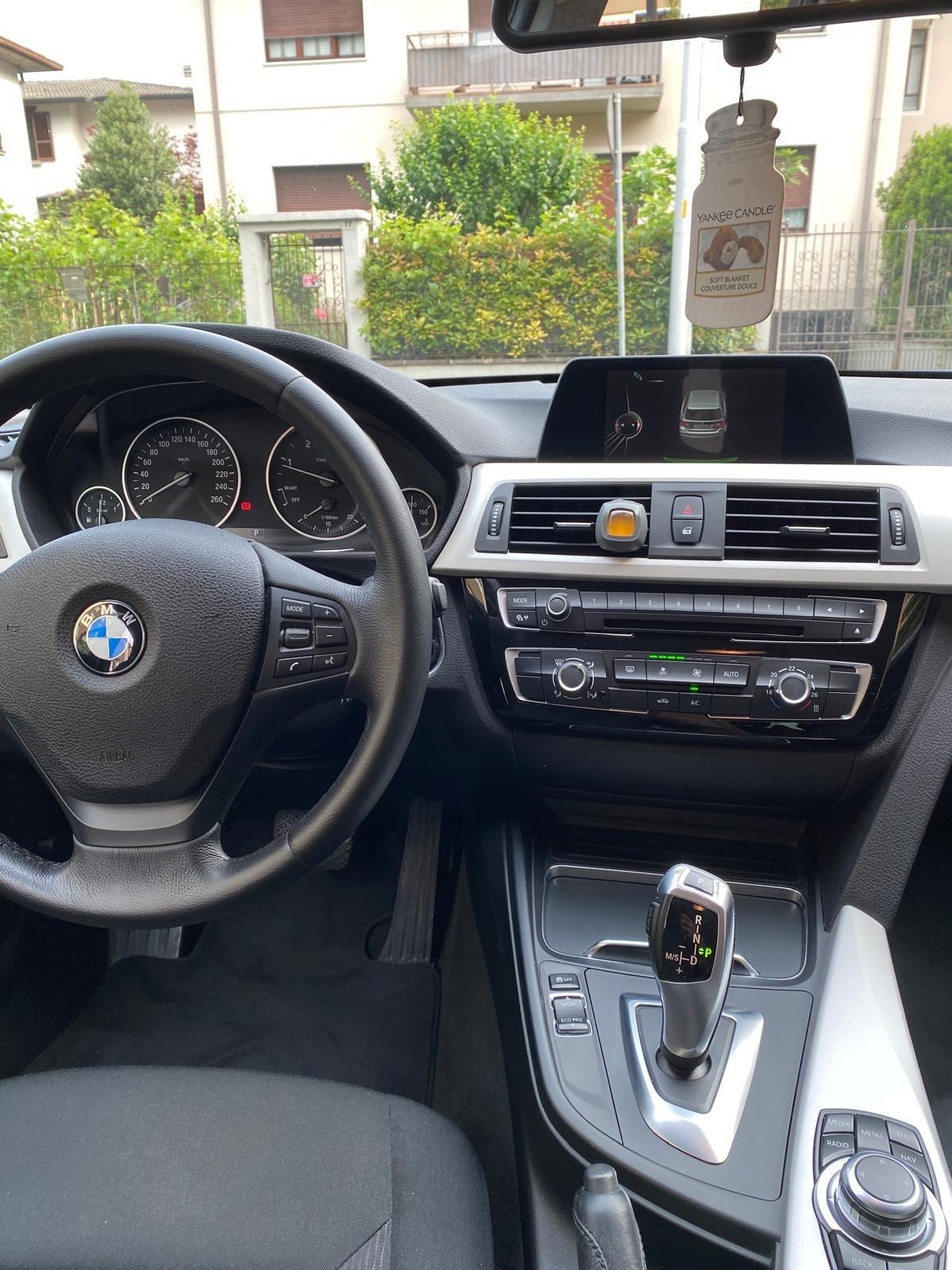 Bmw 318 Bmw 318, euro 6C, anno 2016, cambio automatico