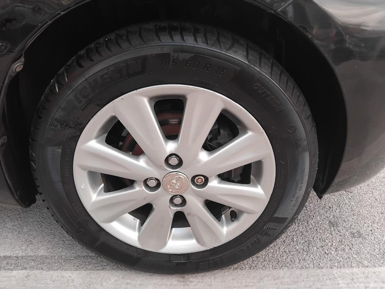 TOYOTA YARIS 1.3 SOL CLIMA RADIO