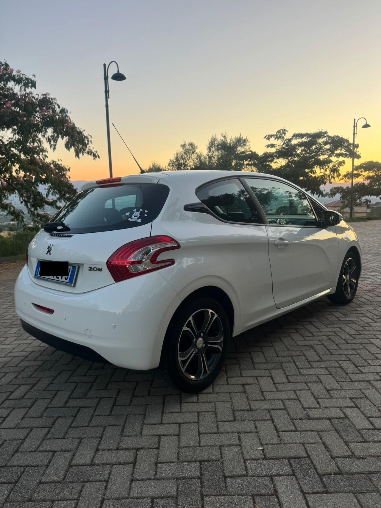 Peugeot 208 1.4 HDi 68Cv 3Porte *ALLURE* 2014