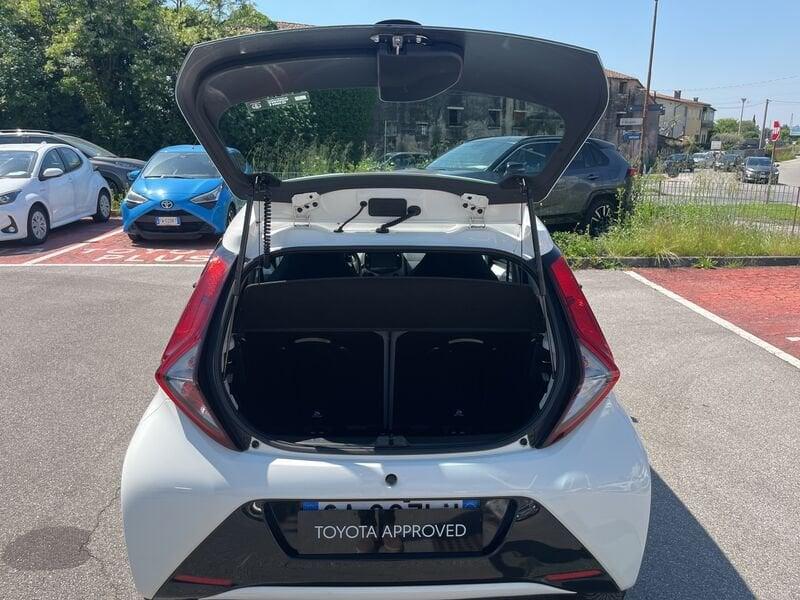 Toyota Aygo Connect 1.0 VVT-i 72 CV 5 porte x-play MMT