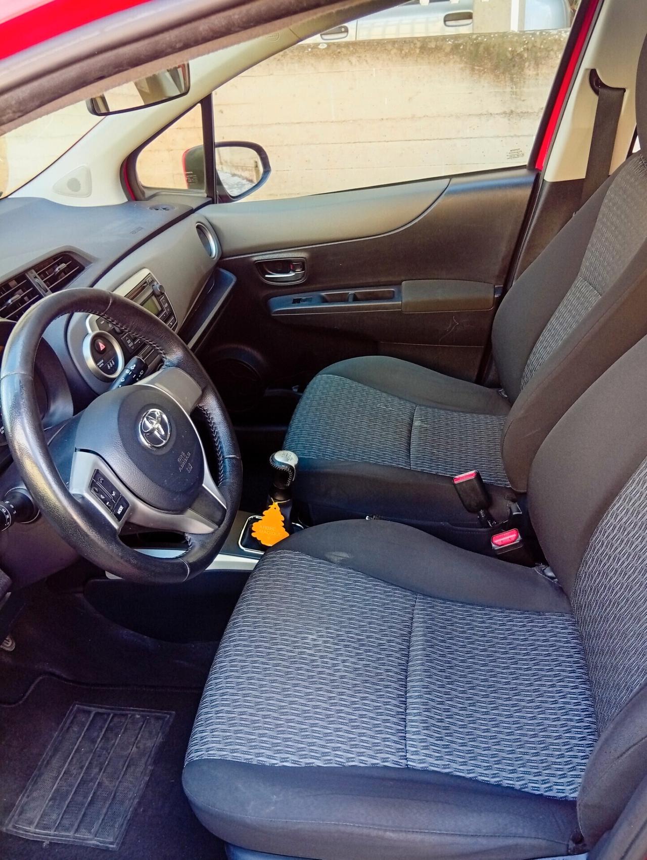 Toyota Yaris 1.0 5 porte Lounge