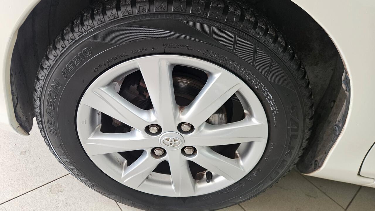 Toyota Yaris 1.0 5 porte Lounge