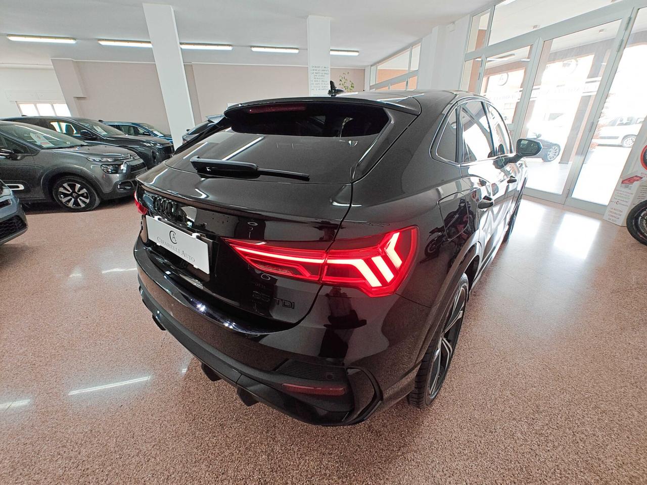 Audi Q3 SPB 35 TDI S tronic Identity Black S-Line