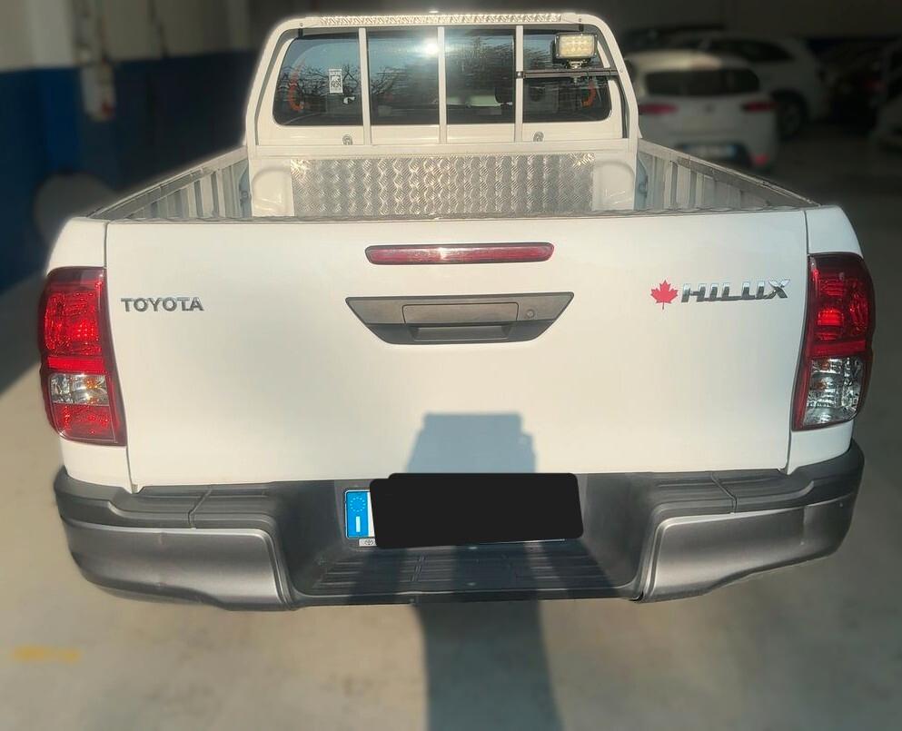 Toyota Hilux 2.4 D-4D Extra Cab Comfort 4x4 — 150 CV | 07/2021 | 28.100 km