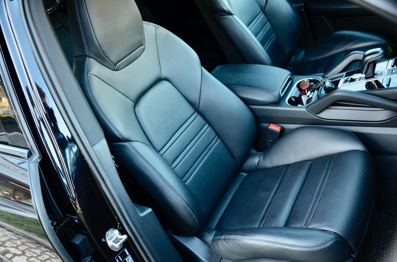 PORSCHE CAYENNE 3.0 E-HYBRID PHEV PLUG-IN 462cv TIPTRONIC, PERFETTE CONDIZIONI, SERVICE PORSCHE, UFF ITALIANA, TETTO, HI-FI BOSE, SPORT CHRONO, FARI LED, RETROCAMERA, 21", PERMUTE