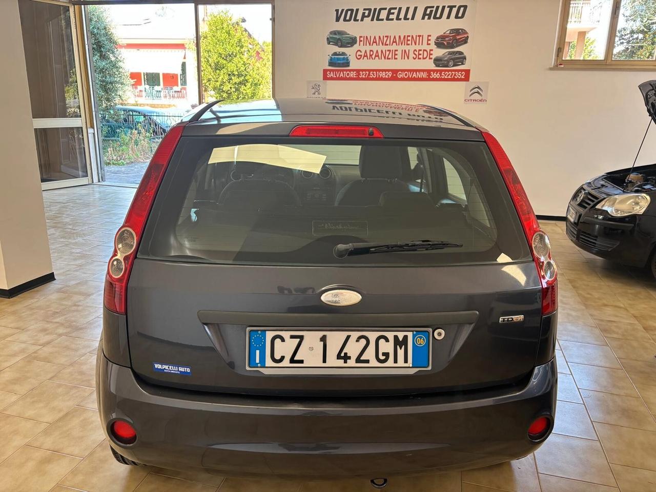 FORD FIESTA ANNO 2006 DS 1.4 ADATTA NEOPATENTATI KM 200 MILA