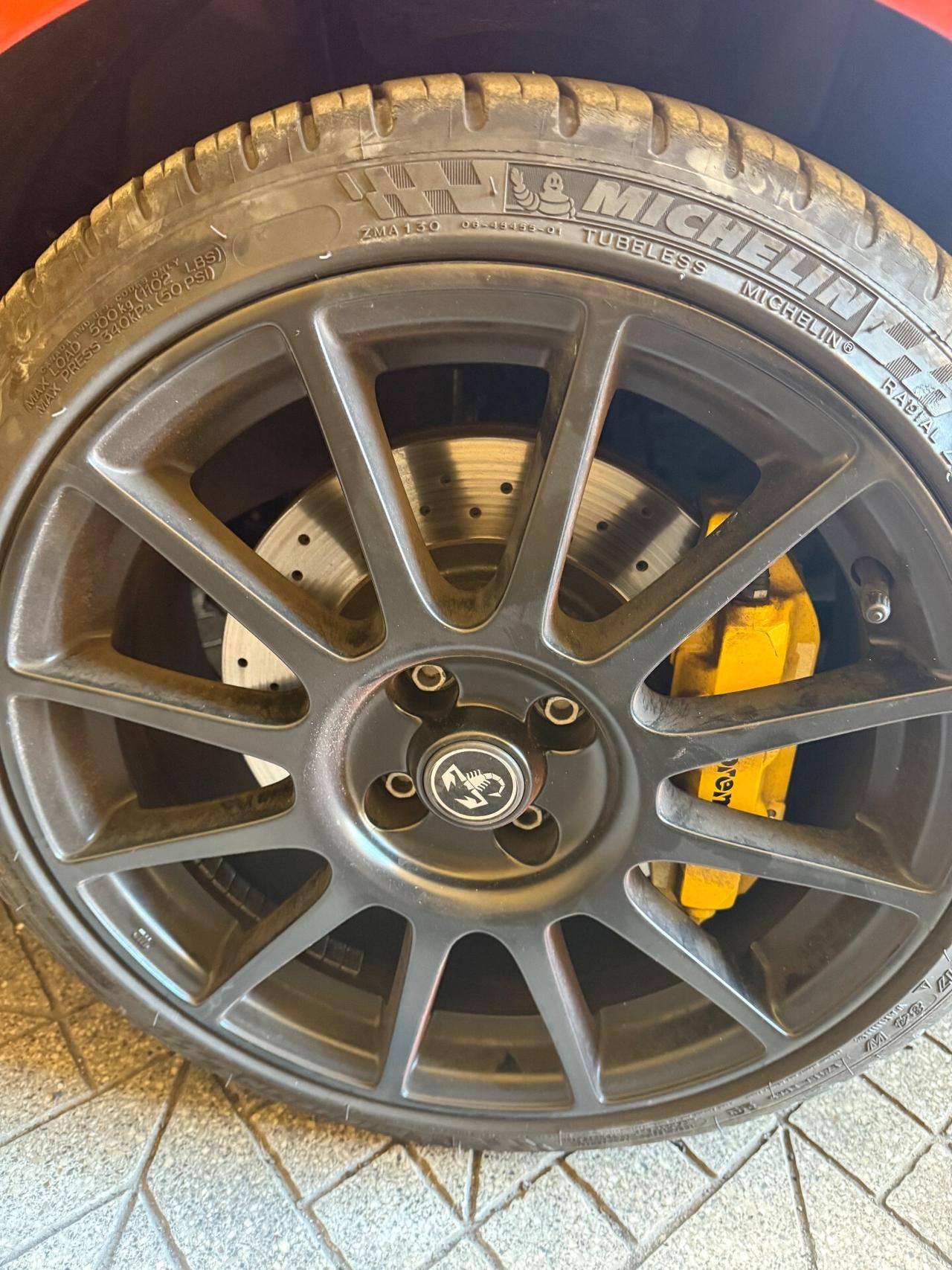 Abarth 695 C 1.4 Turbo T-Jet 180 CV