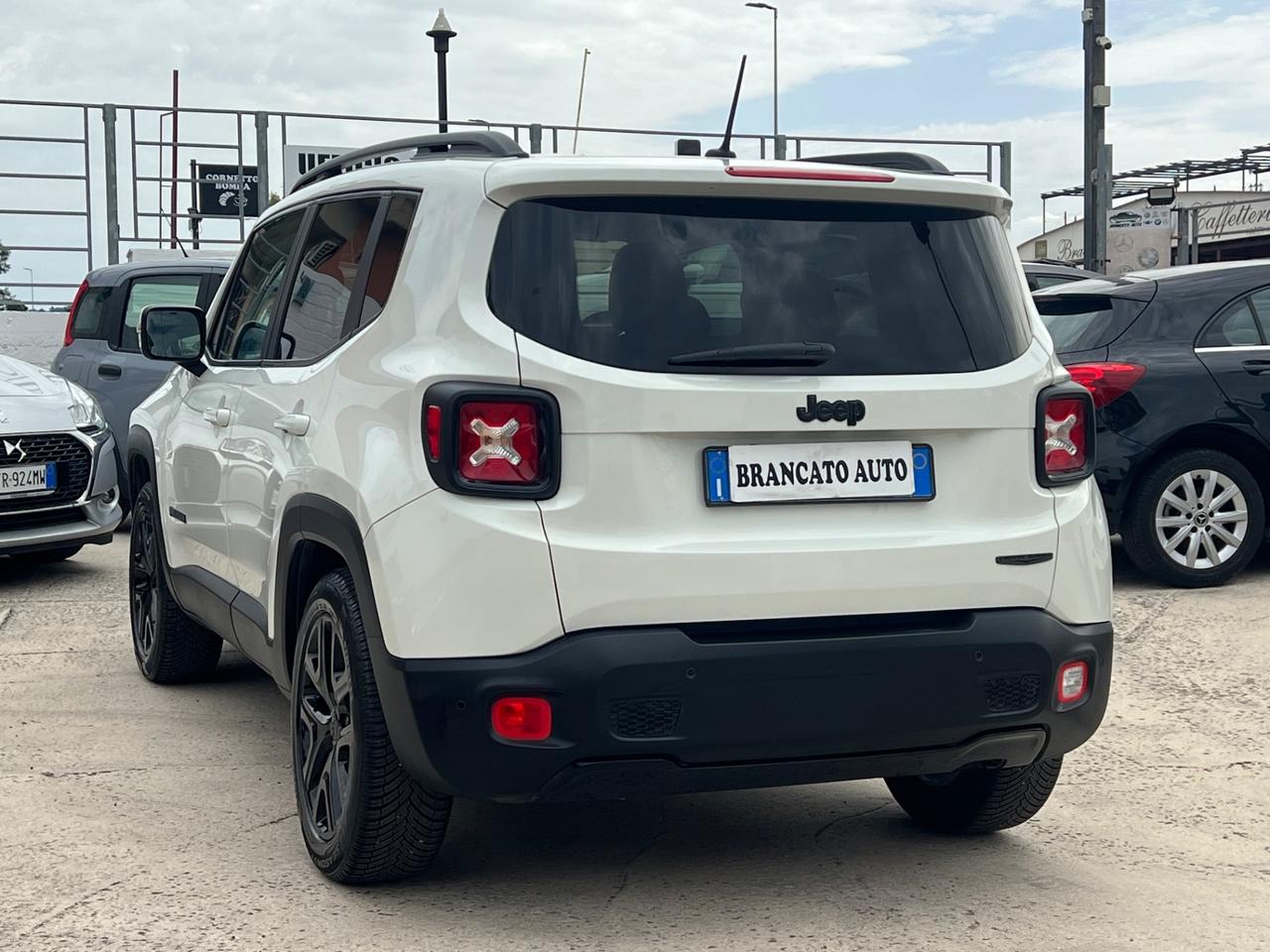 Jeep Renegade 1.6 E-TorQ EVO night eagle