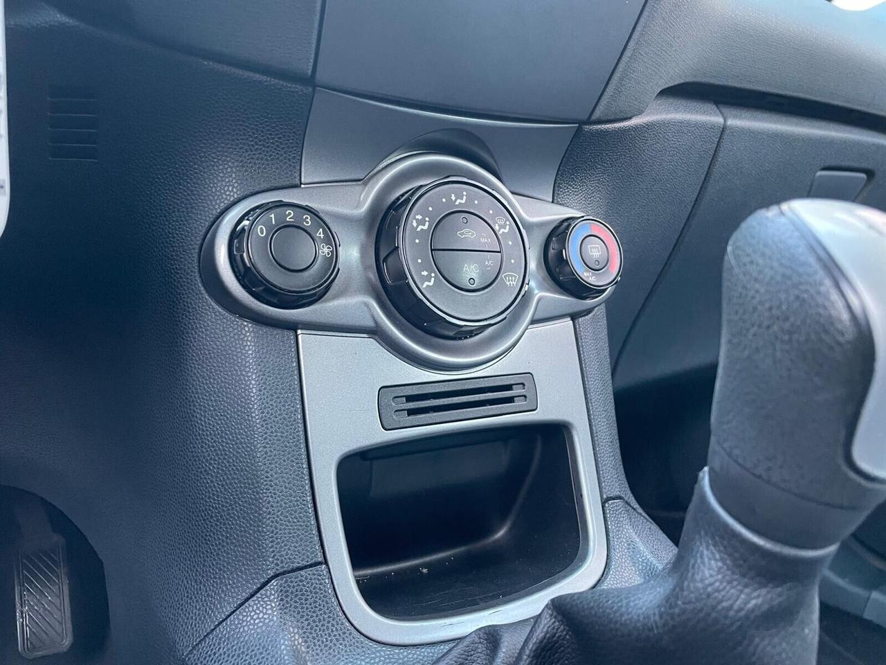 Ford Fiesta 1.2 82 CV 5 porte Titanium