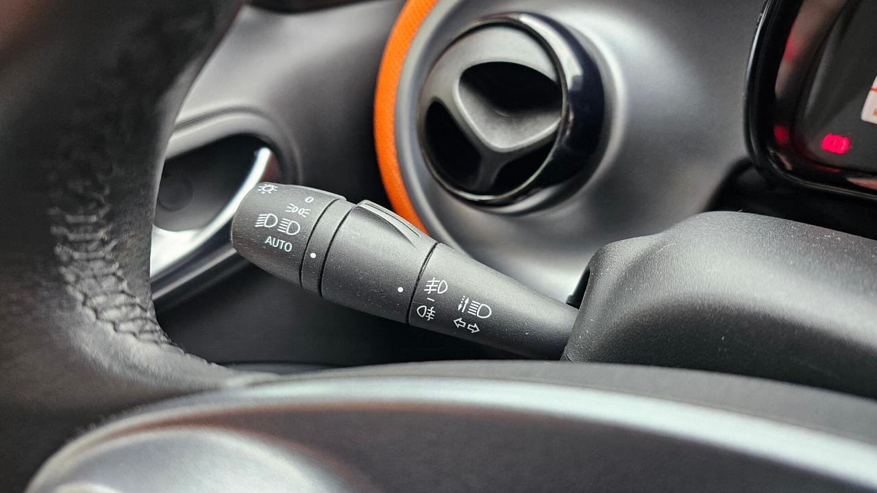 Smart ForFour 90 0.9 Turbo twinamic Passion NAV ANDROID JBL TAGL UFF LED RETROCAM