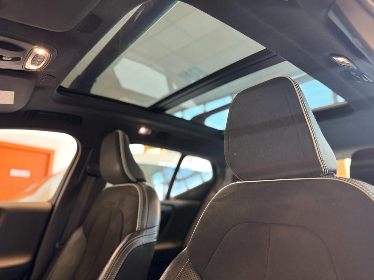 Volvo XC40 D4 AWD Geartronic R-design