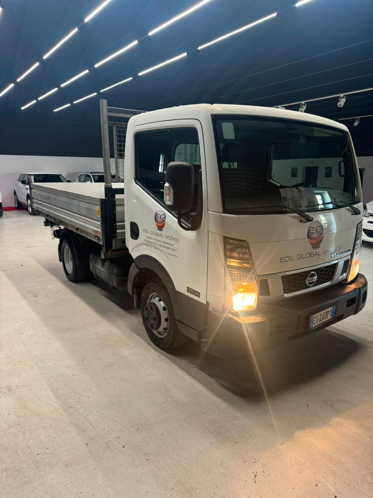 Nissan Cabstar Ribaltabile trilaterale