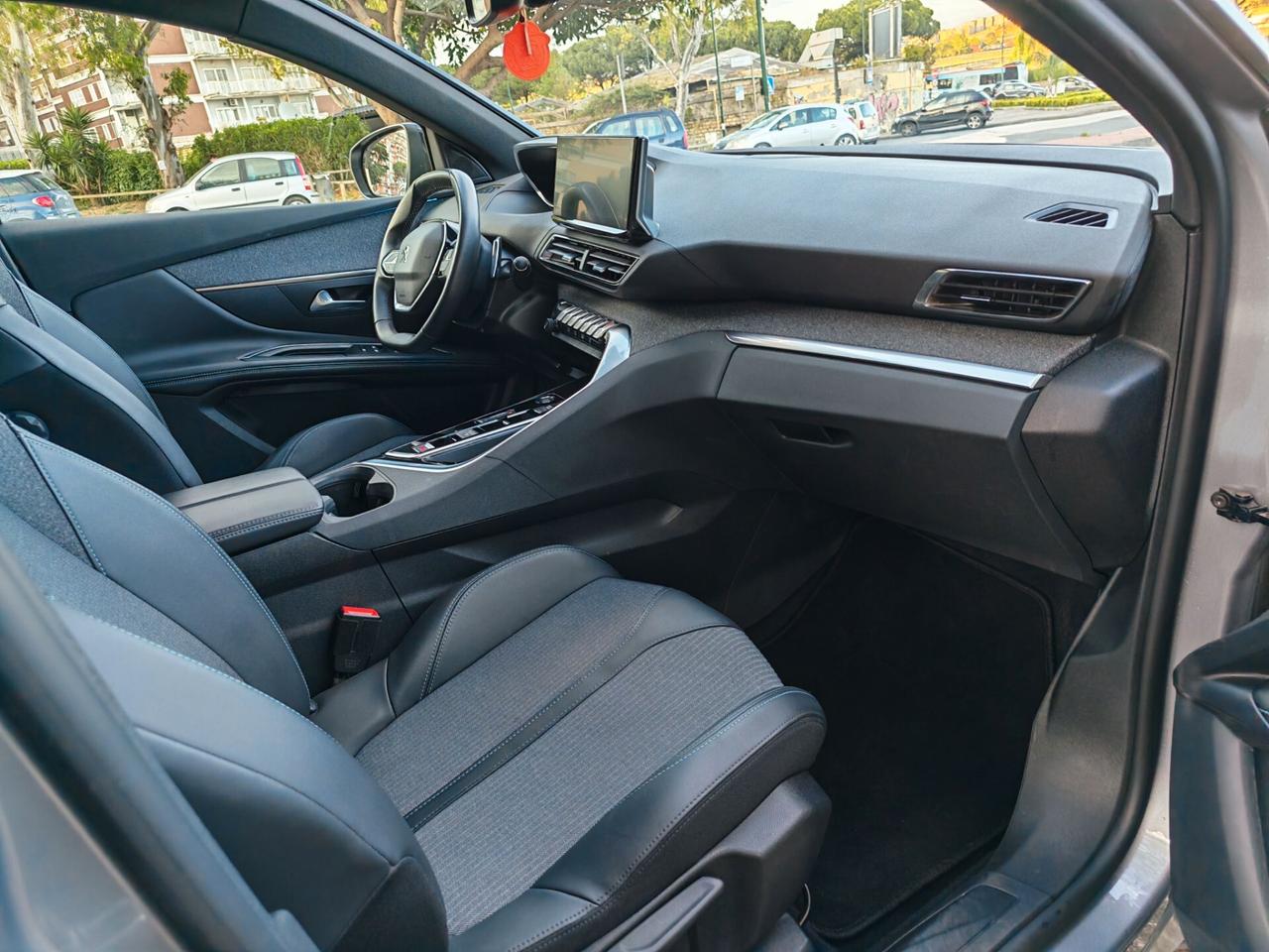 Peugeot 3008 1.5 hdi automatica - GARANZIA