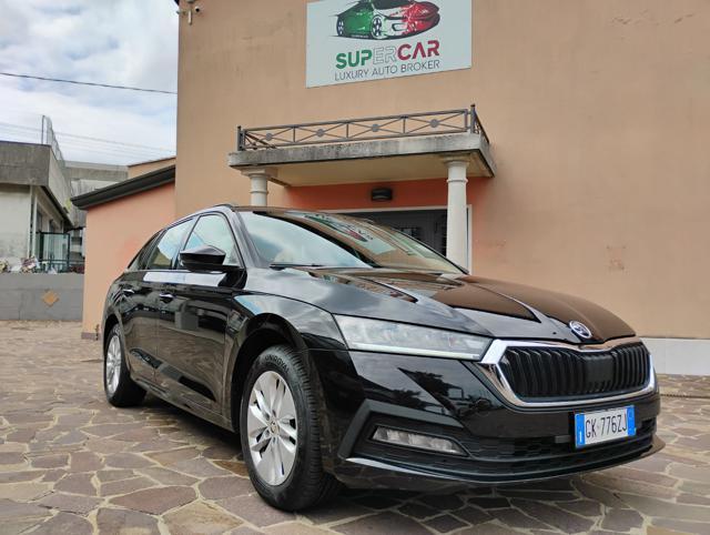 SKODA Octavia 2.0 TDI EVO SCR Wagon Executive DSG
