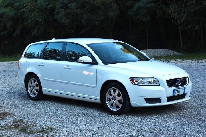 Volvo V50 1.6 d2 Polar 115cv CROSSOVER STUPENDO COME DA FOTO REALE UNICO UTILIZZATORE CLIMA AUT. CERCHI IN LEG